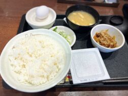 松屋のWで選べる玉子かけごはん350円と朝得ミニ牛皿150円